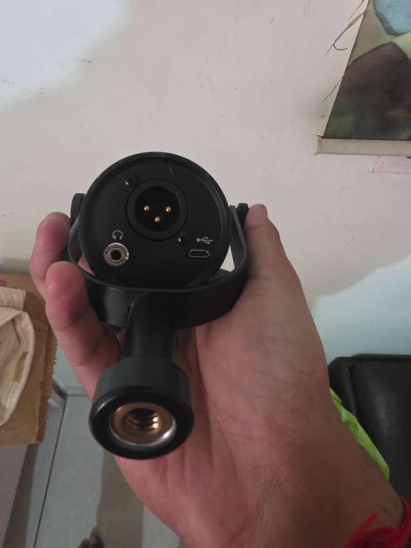 Shure MX7V Podcast grade mic for rent - Photo 4